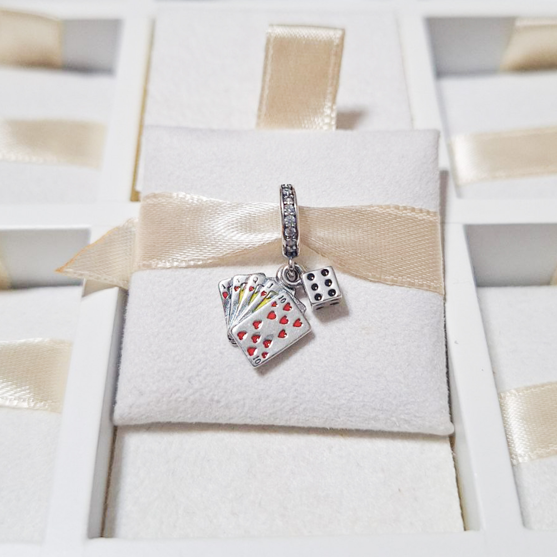 Charm Cartas Con Dados