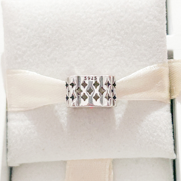 Charm Marco Puerta Serie Friends