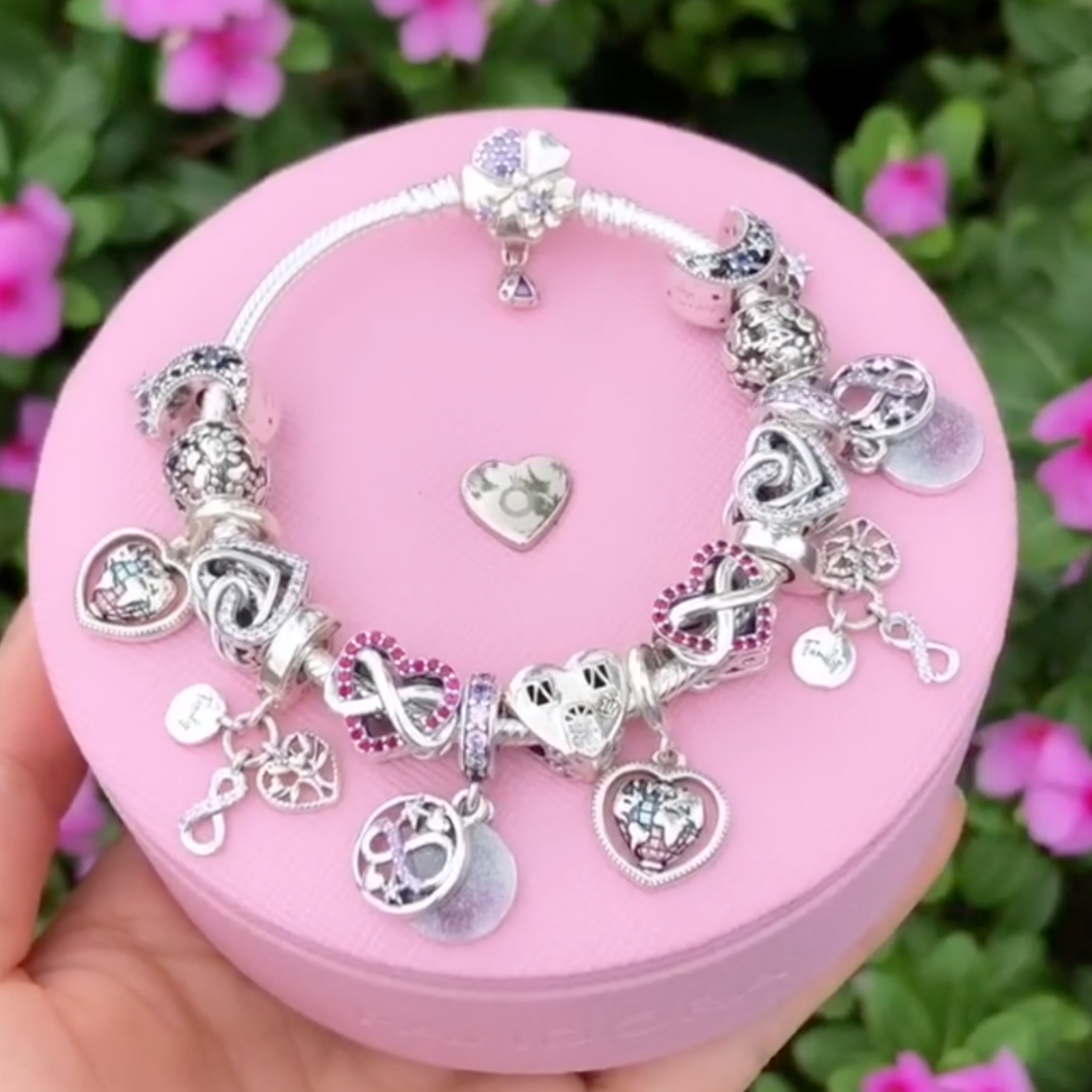 Charm Corazón Mundo