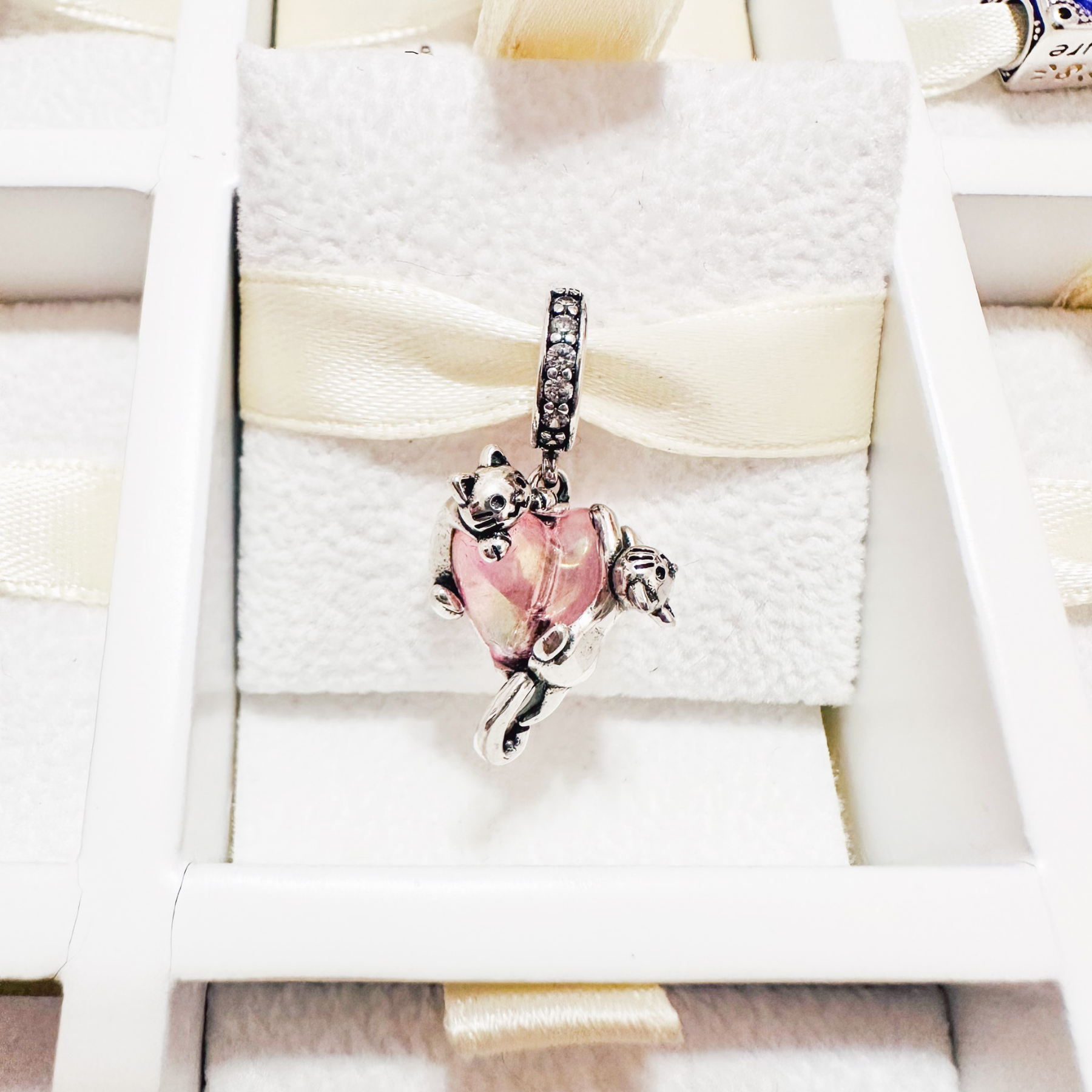 Charm Corazón Rosa Con Gatos