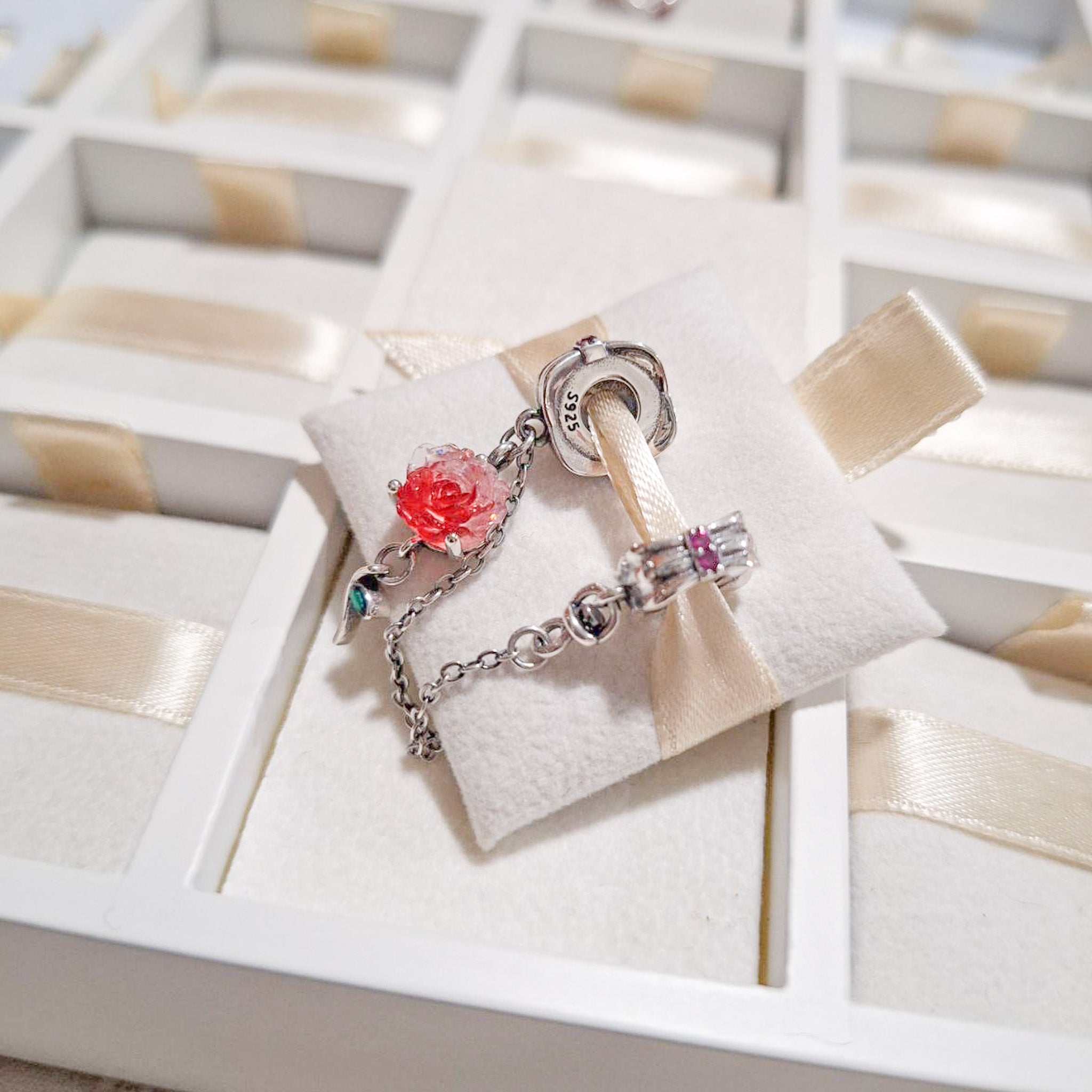Charm Cadena De Seguridad Rosa Roja