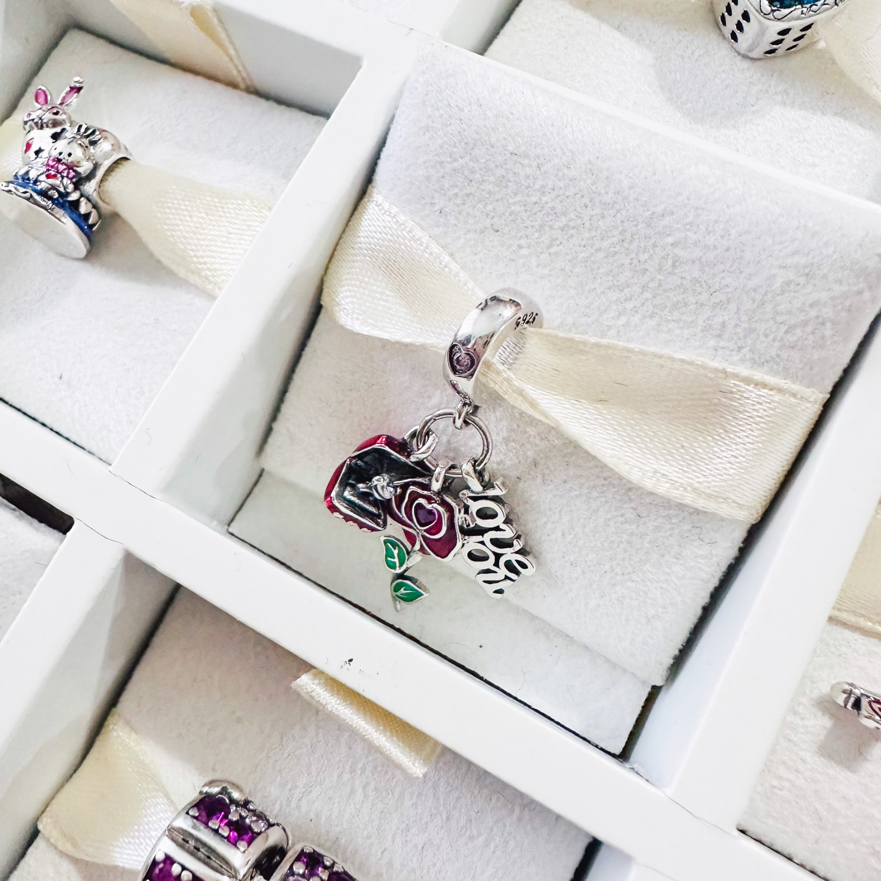 Charm Rosa, Anillo De Compromiso Y Letras Te Amo