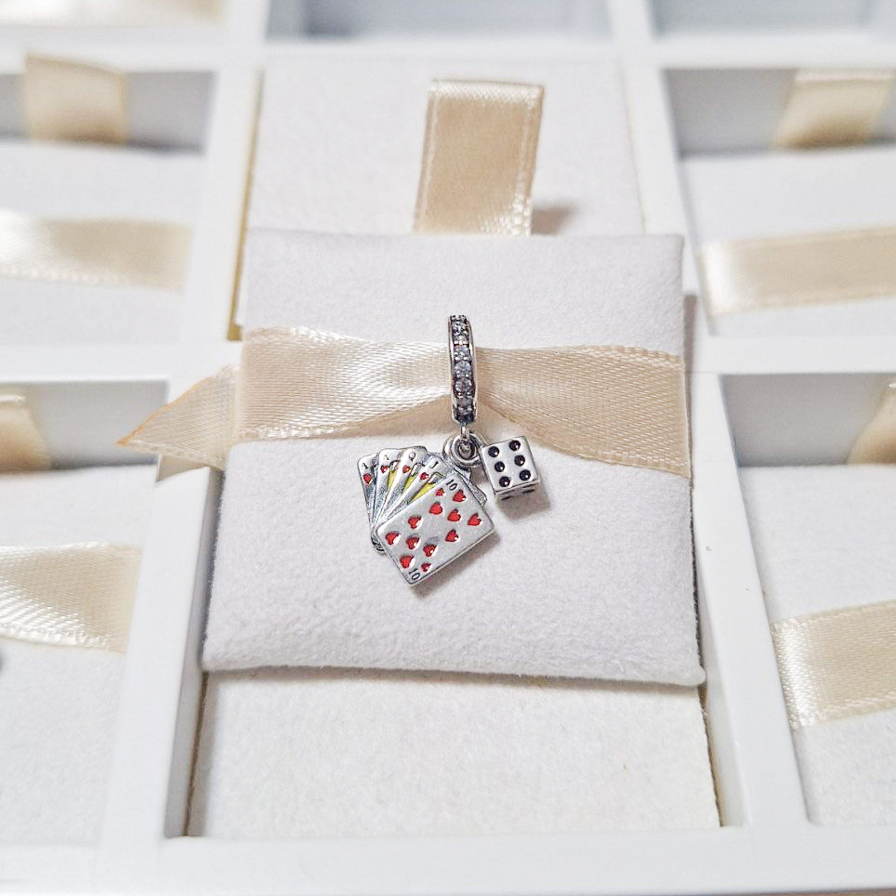Charm Cartas Con Dados