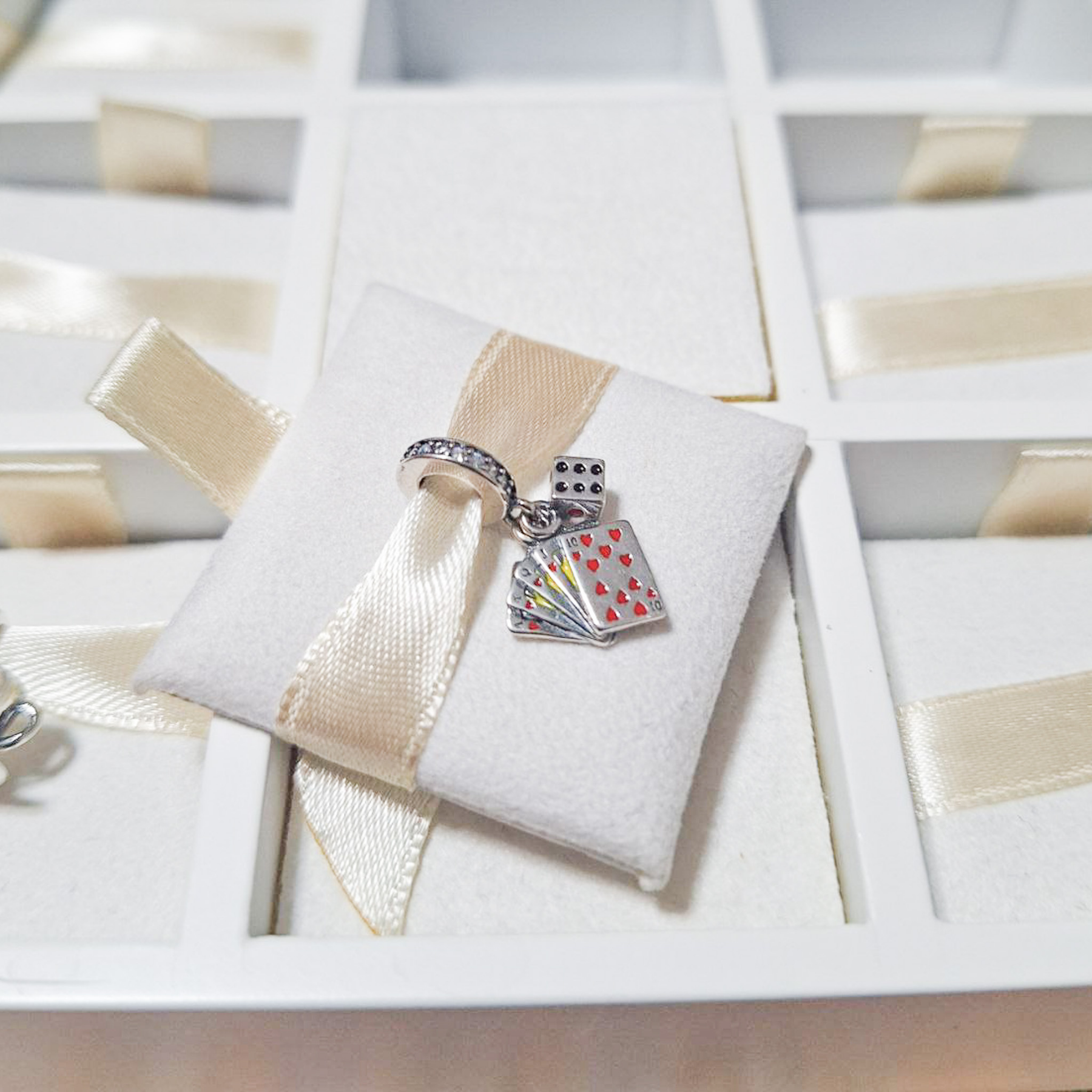 Charm Cartas Con Dados