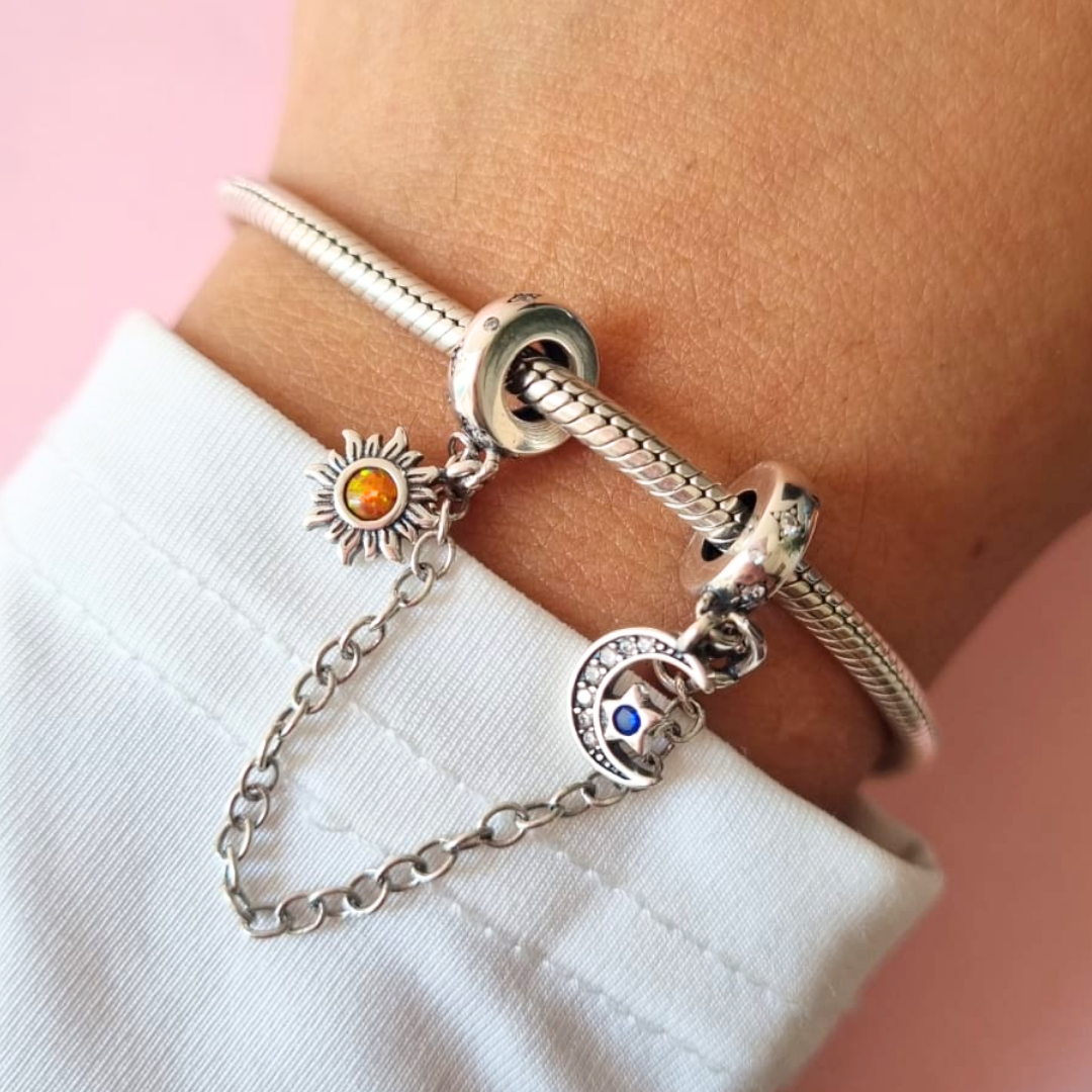 Charm Sol Y Luna Luminosos Con Brillos Celestiales