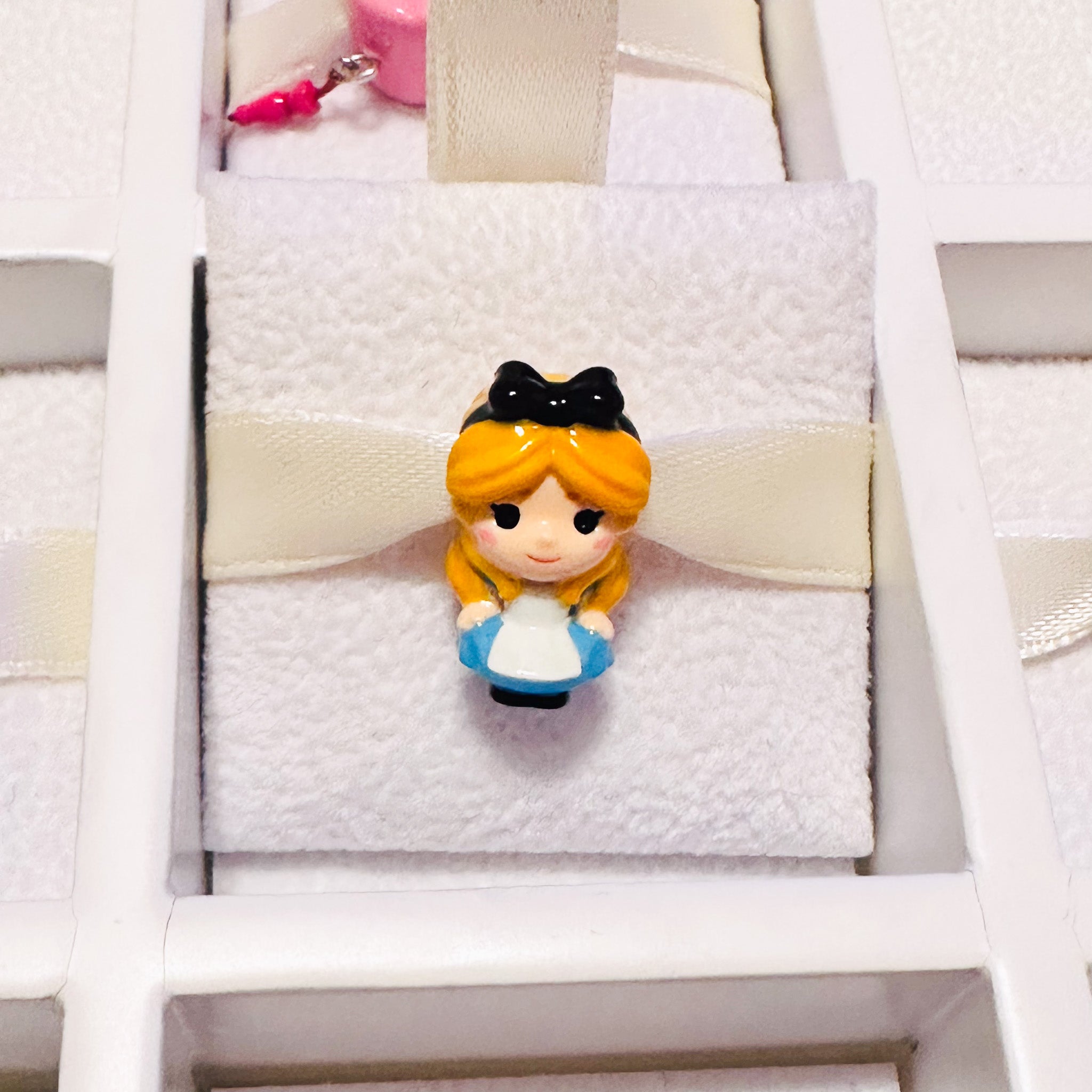Charm Alicia En El País De Las Maravillas Tiny Life