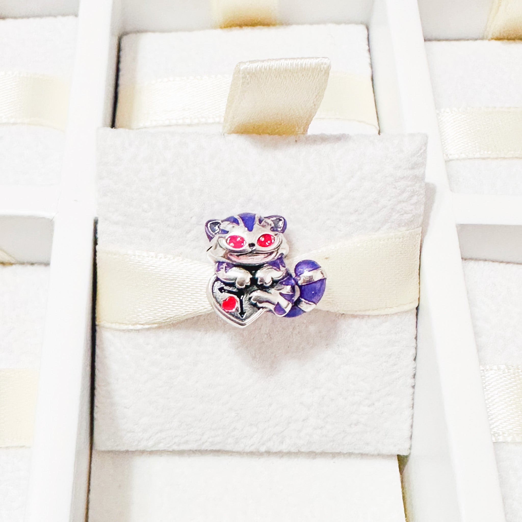 Charm Gato Cheshire Con Reloj