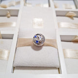 Cargar imagen en la galería, Charm Estrellas Azules Y Media Luna