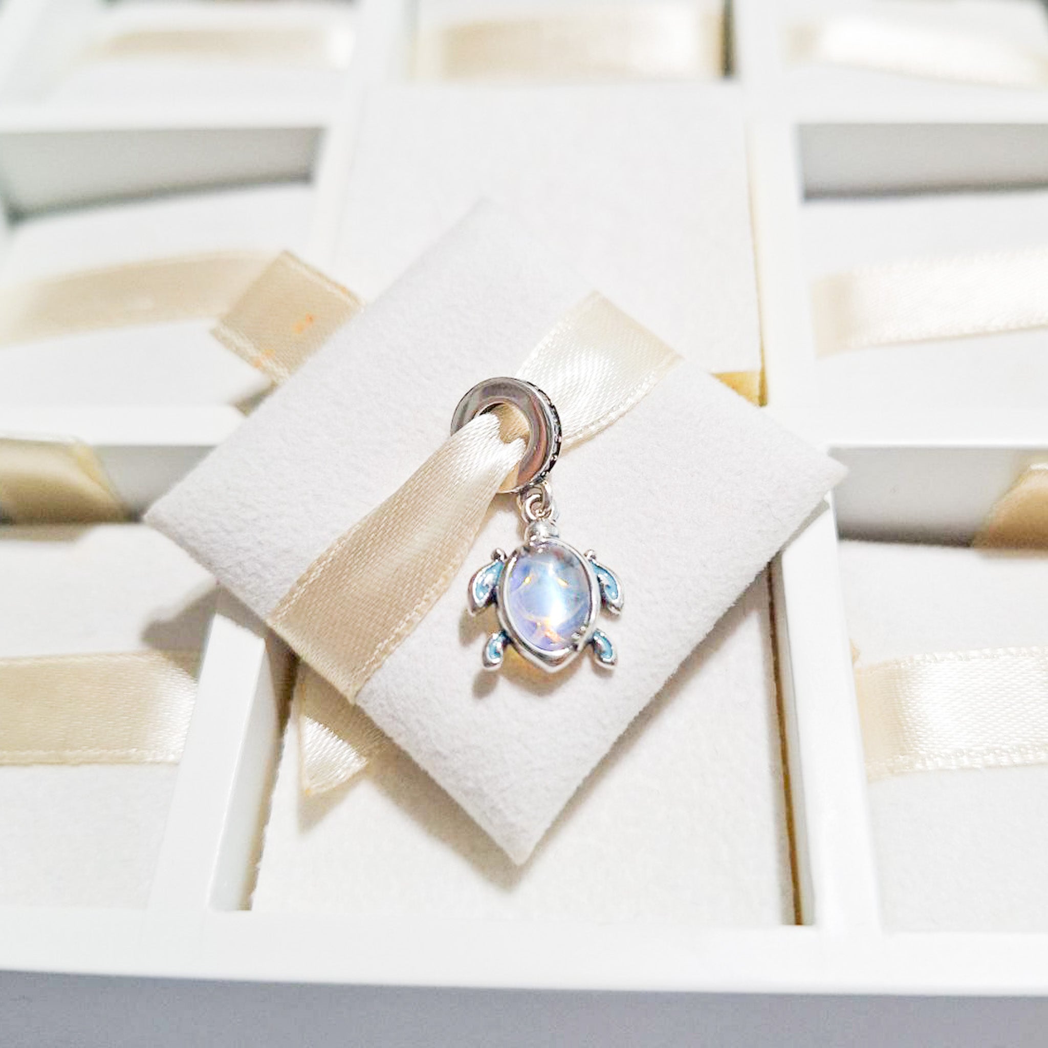 Charm Tortuga Azul Tornasol