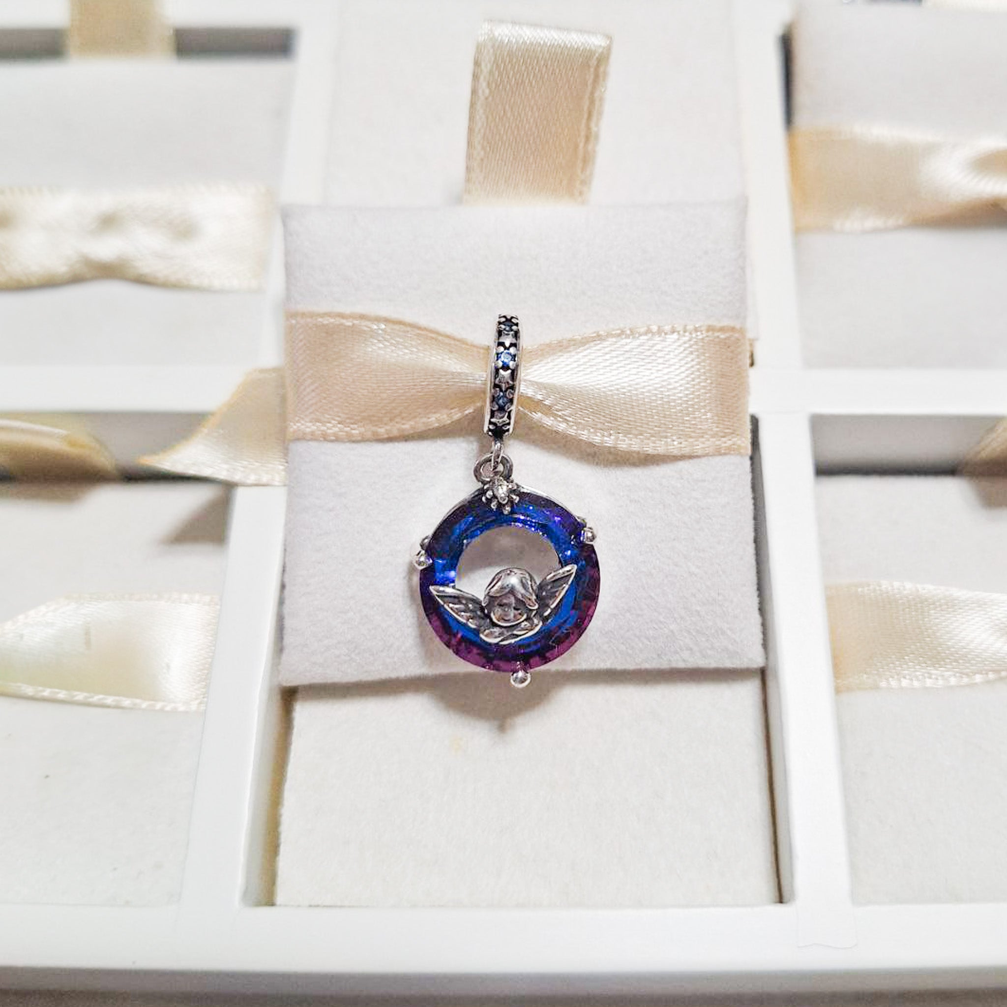Charm Ángel Cristal Tornasol Morado