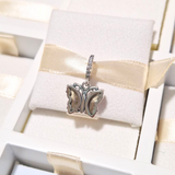 Cargar imagen en la galería, Charm Mariposa Rosa Brillante