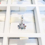 Cargar imagen en la galería, Charm Flor De Loto Meditación