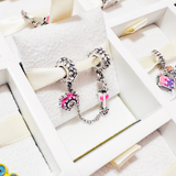 Cargar imagen en la galería, Charm Cadena De Seguridad Flor Rosa Y Flecha