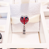 Cargar imagen en la galería, Charm Corazón Gran Bretaña Con Big Ben