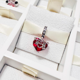 Cargar imagen en la galería, Charm Corazón Manos Minnie Y Mickey Mouse