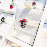 Cargar imagen en la galería, Charm Calavera Con Flores Rojas