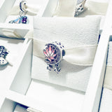 Cargar imagen en la galería, Charm Flor De Loto En Luna Morada