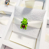 Cargar imagen en la galería, Charm El Grinch Con Corazón Rojo