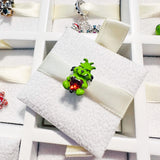 Cargar imagen en la galería, Charm El Grinch Con Corazón Rojo