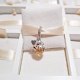 Cargar imagen en la galería, Charm Abeja Feliz Con Cristal