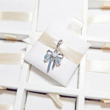 Cargar imagen en la galería, Charm Moño Azul Con Perla