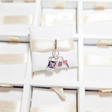 Cargar imagen en la galería, Charm Auto Rosa Con Llaves