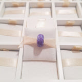 Cargar imagen en la galería, Charm Murano Morado Con Destellos Tornasol